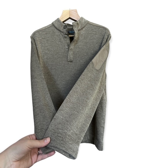 Greg Norman Men’s Tan Quarter Button Golf Pullover with Arm Pocket, Medium - Picture 5 of 9